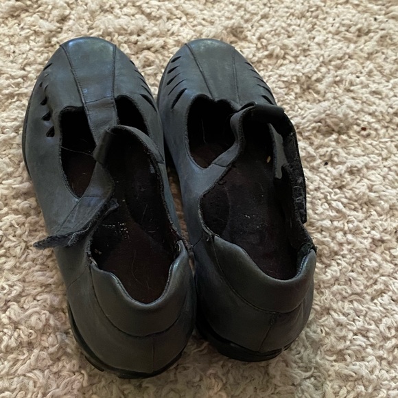 Vintage Gray Tstrap 1940s inspired shoes - Picture 3 of 4